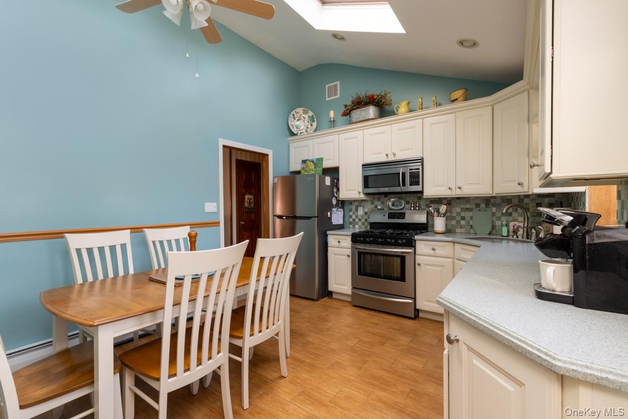 1040 4th Street – For Sale photo 7
