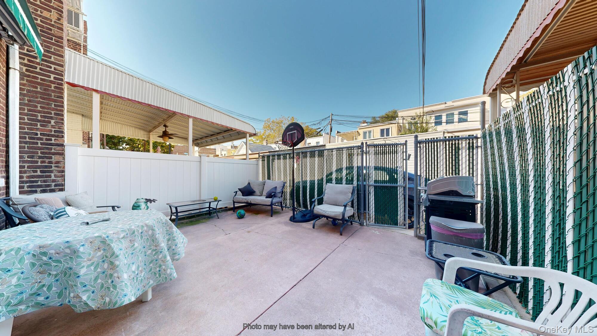 2058 Coyle Street – For Sale photo 22
