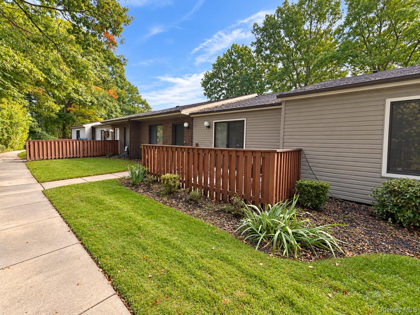 780 Hilltop Court – For Sale photo 4