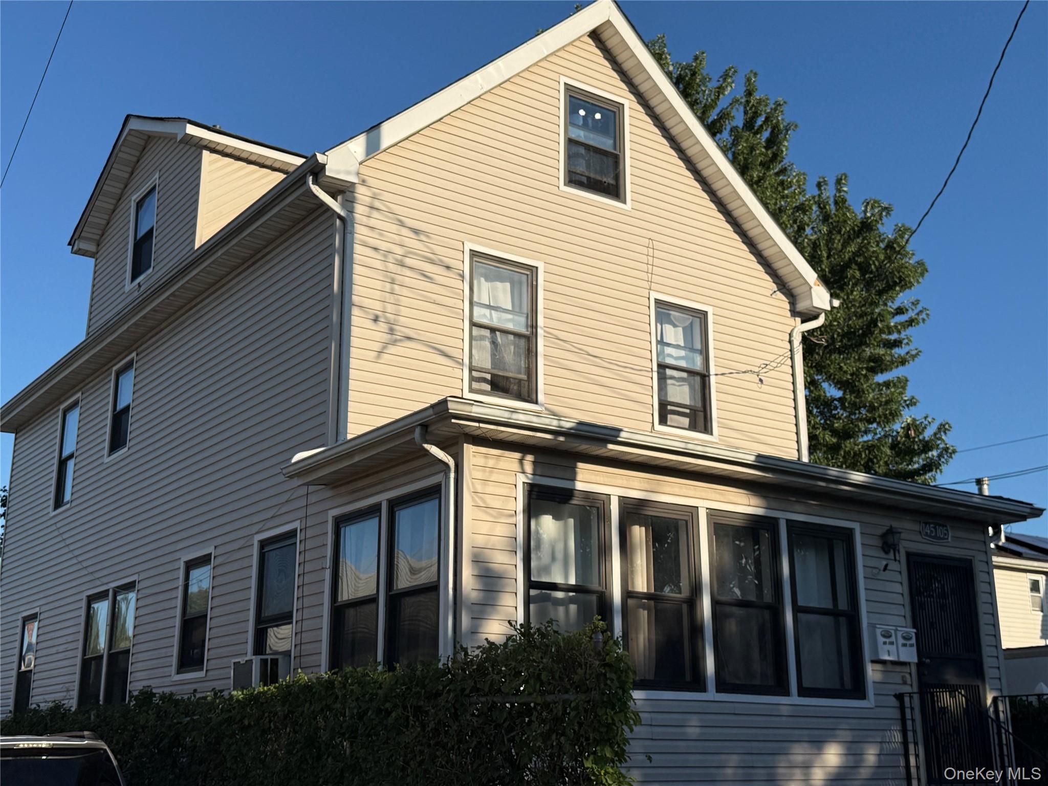 145-105 178th Place – For Sale photo 2