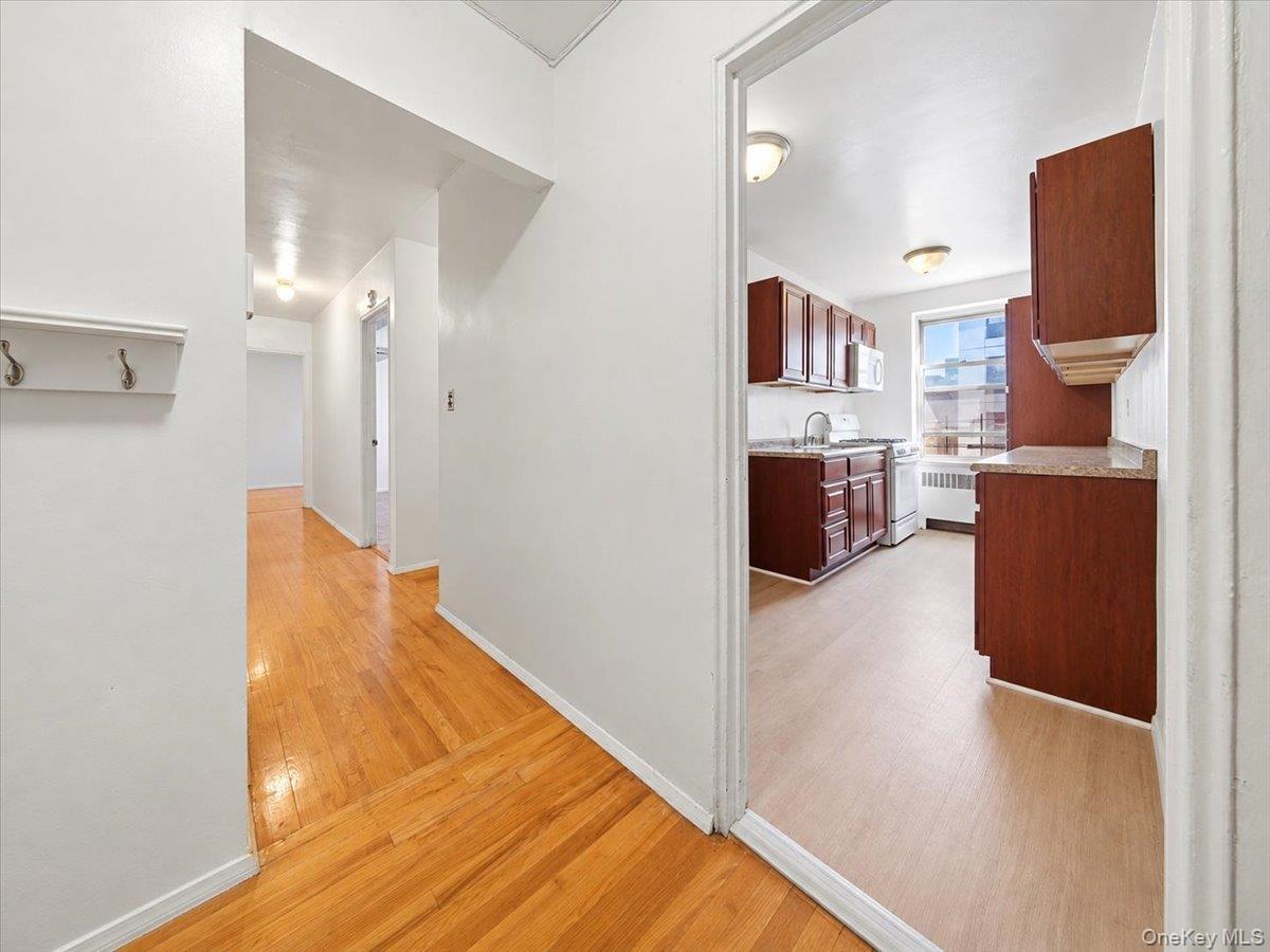 2630 Kingsbridge Terrace, Unit 5O photo 8