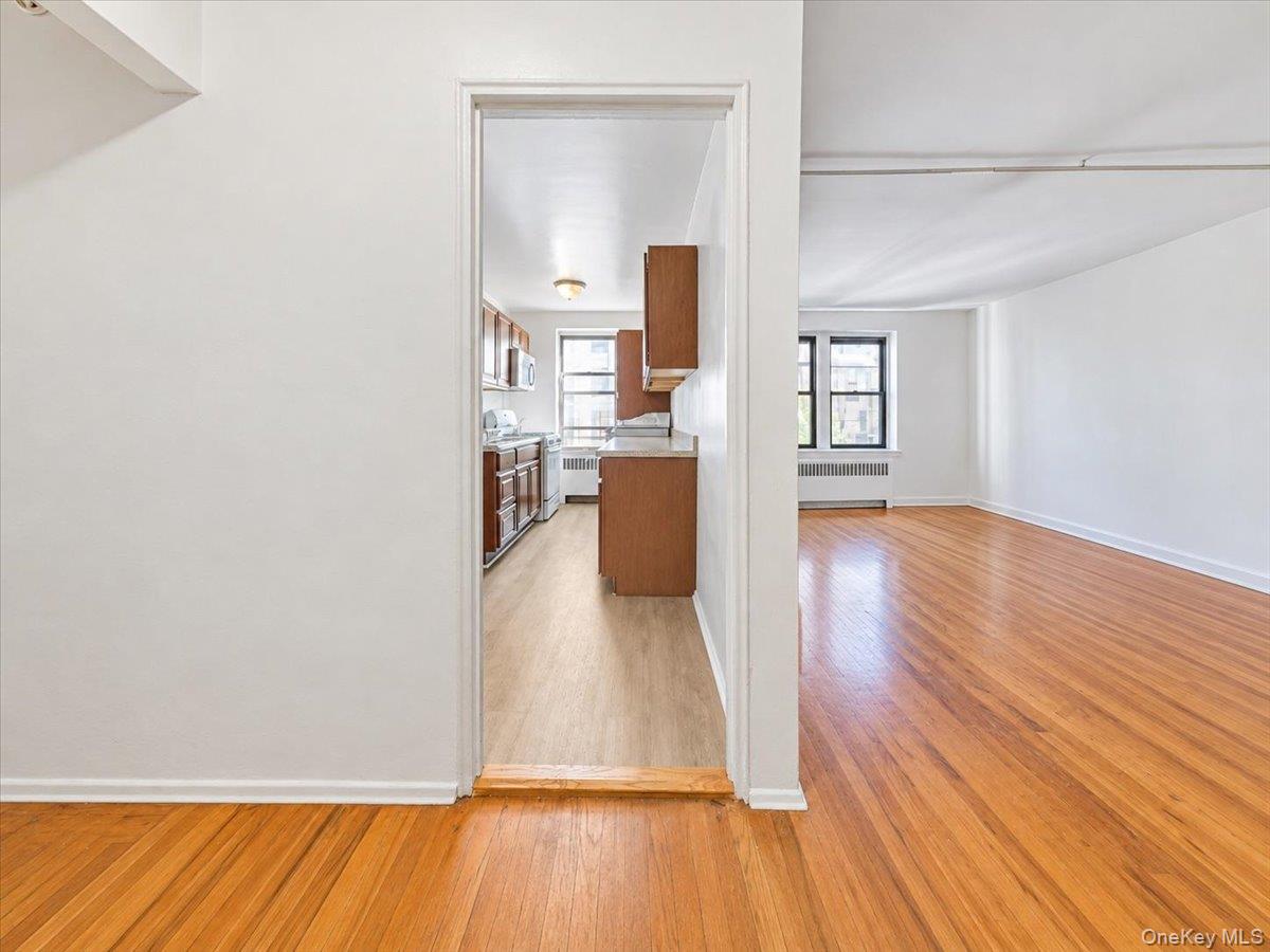 2630 Kingsbridge Terrace, Unit 5O photo 5