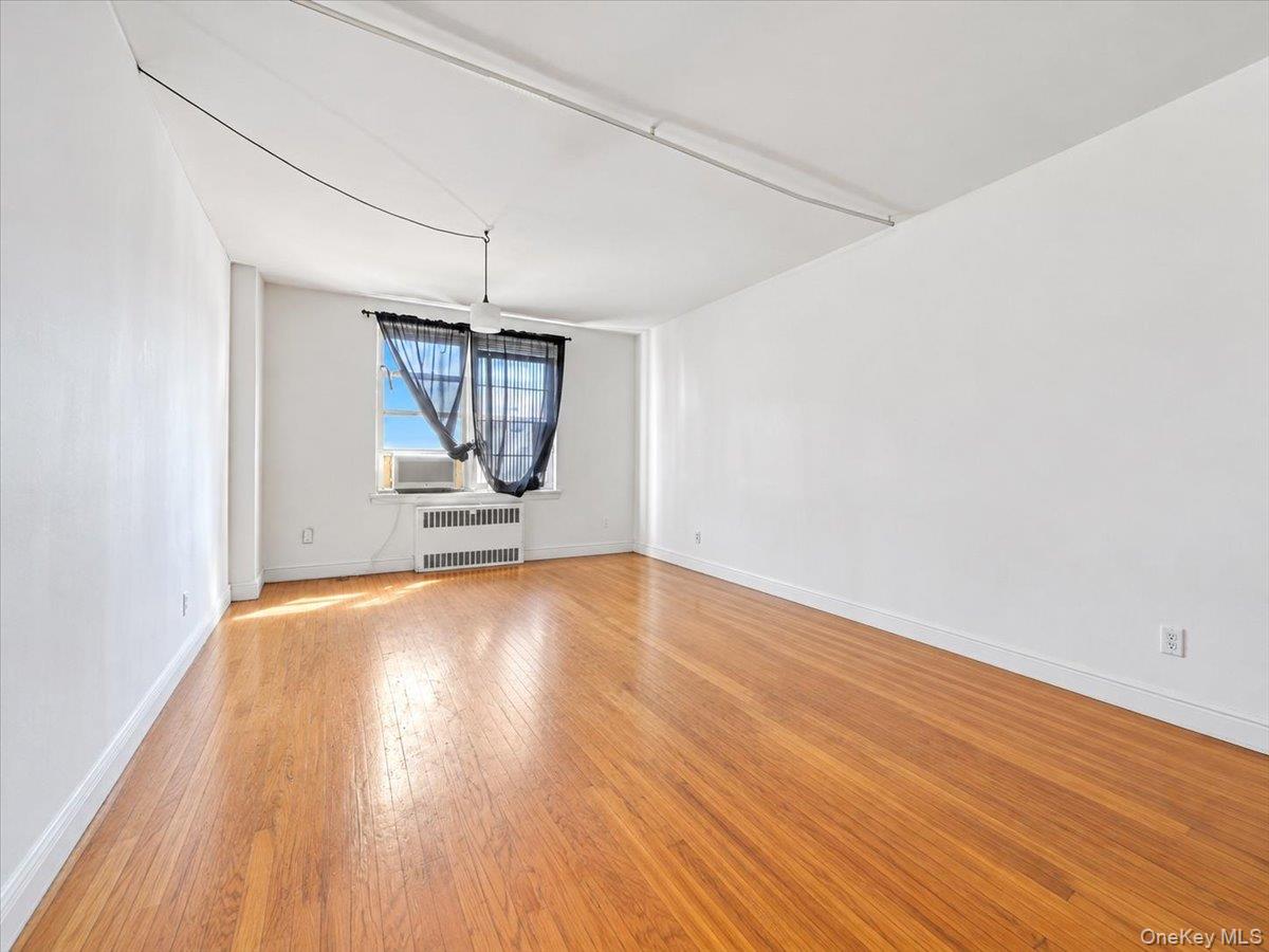 2630 Kingsbridge Terrace, Unit 5O photo 4