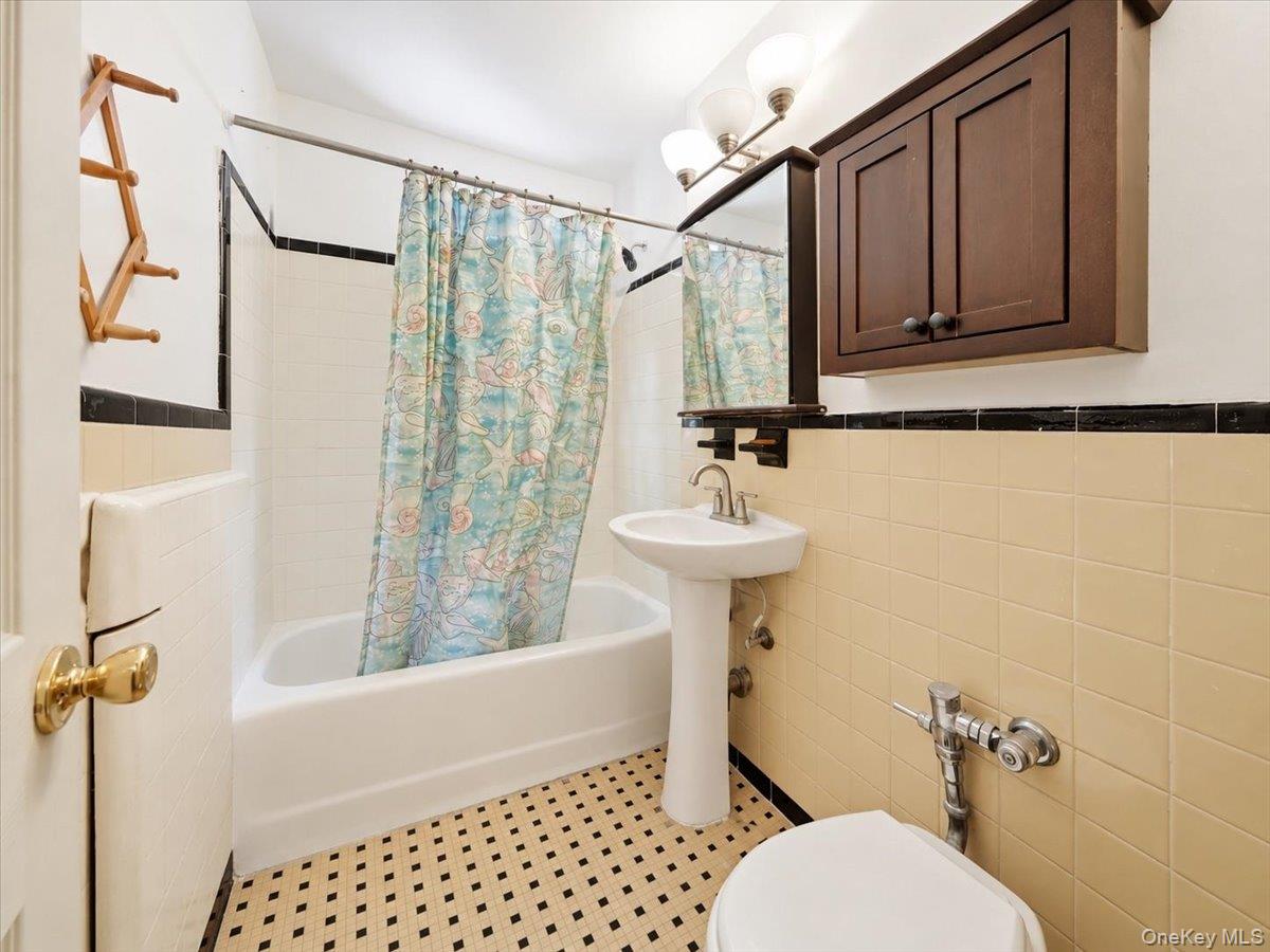 2630 Kingsbridge Terrace, Unit 5O photo 10