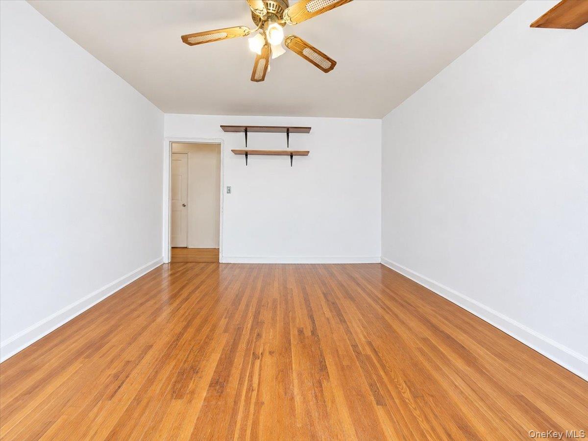 2630 Kingsbridge Terrace, Unit 5O photo 12