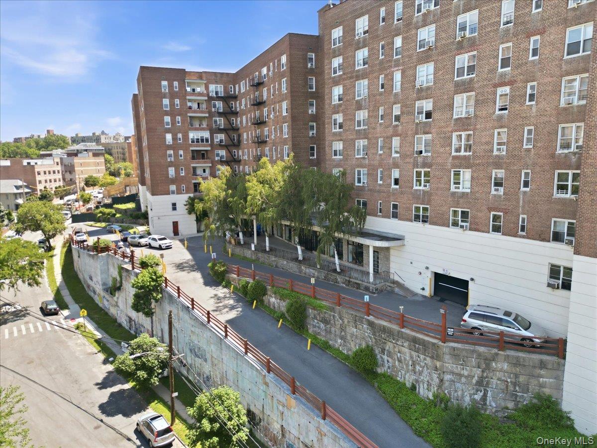 2630 Kingsbridge Terrace, Unit 5O photo 24