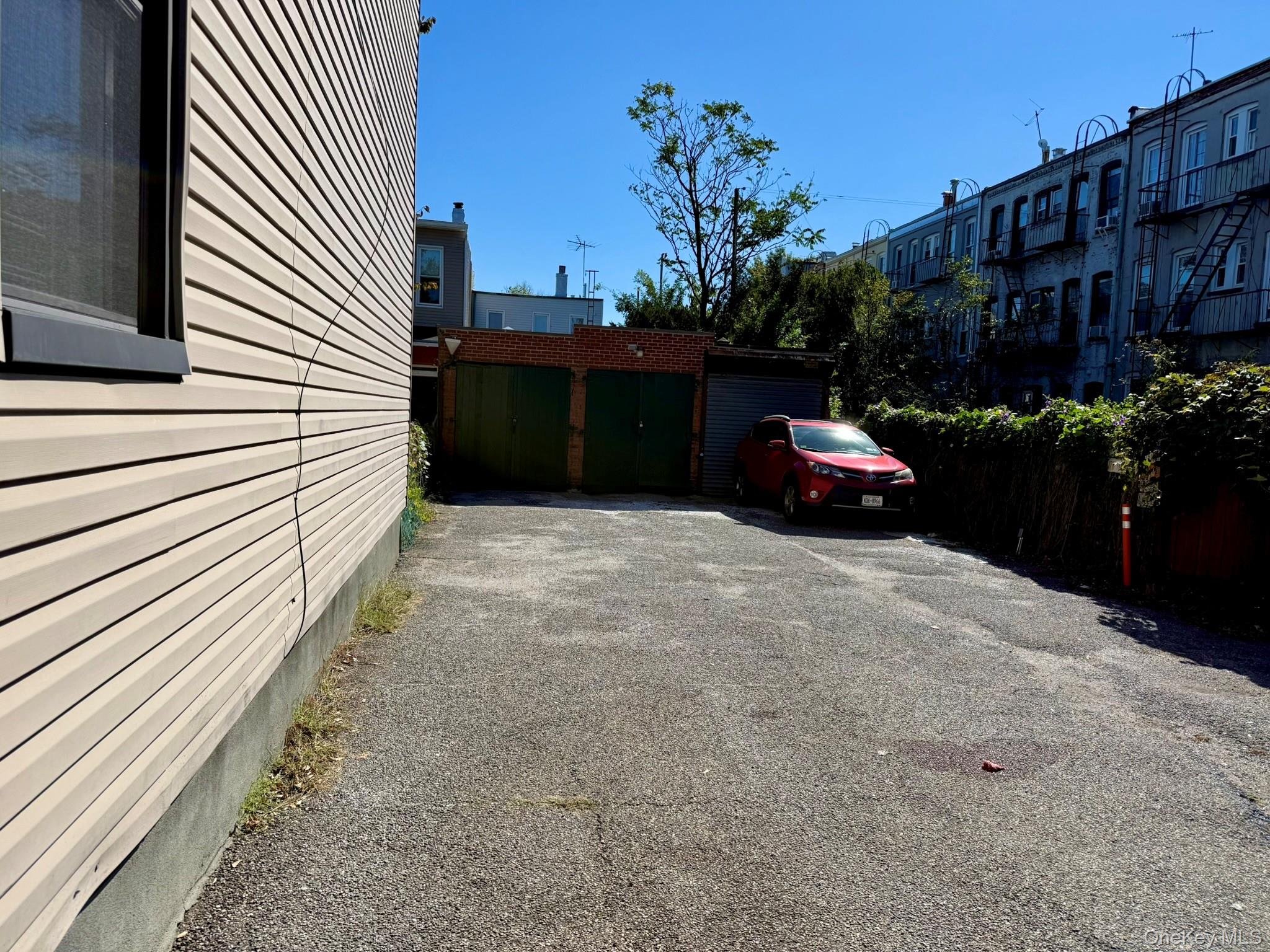 1864 Gates Avenue – For Rent photo 2