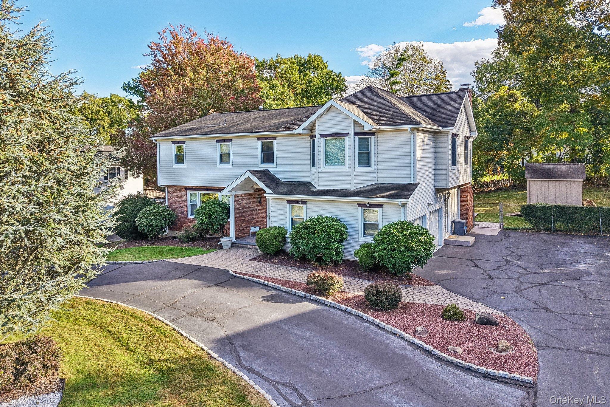 7 Edgebrook Court – For Sale photo 2