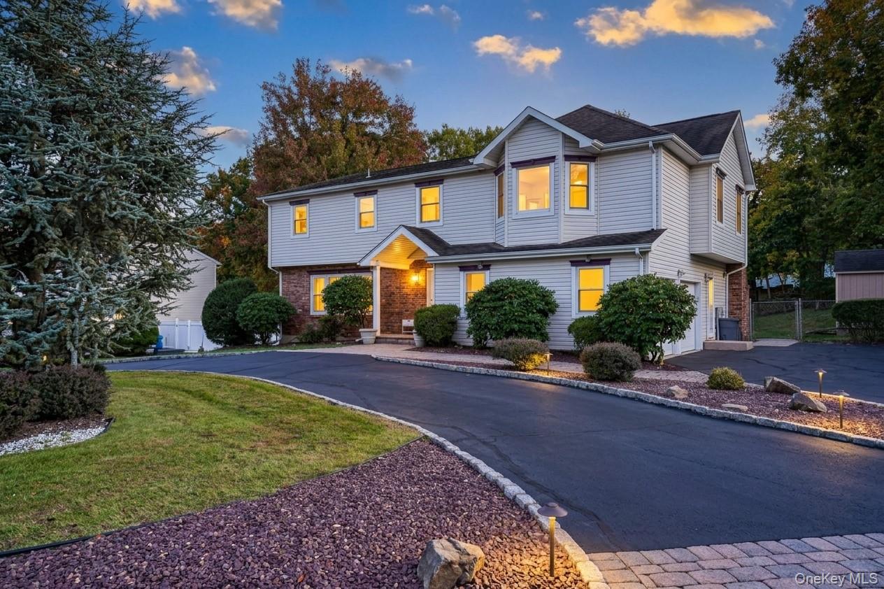 7 Edgebrook Court – For Sale