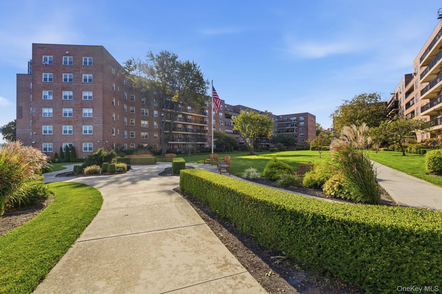 162-41 Powells Cove Boulevard, Unit 4S photo 21