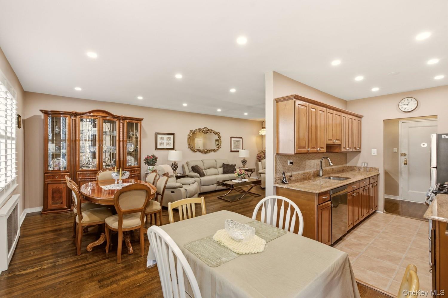 162-41 Powells Cove Boulevard, Unit 4S photo 11