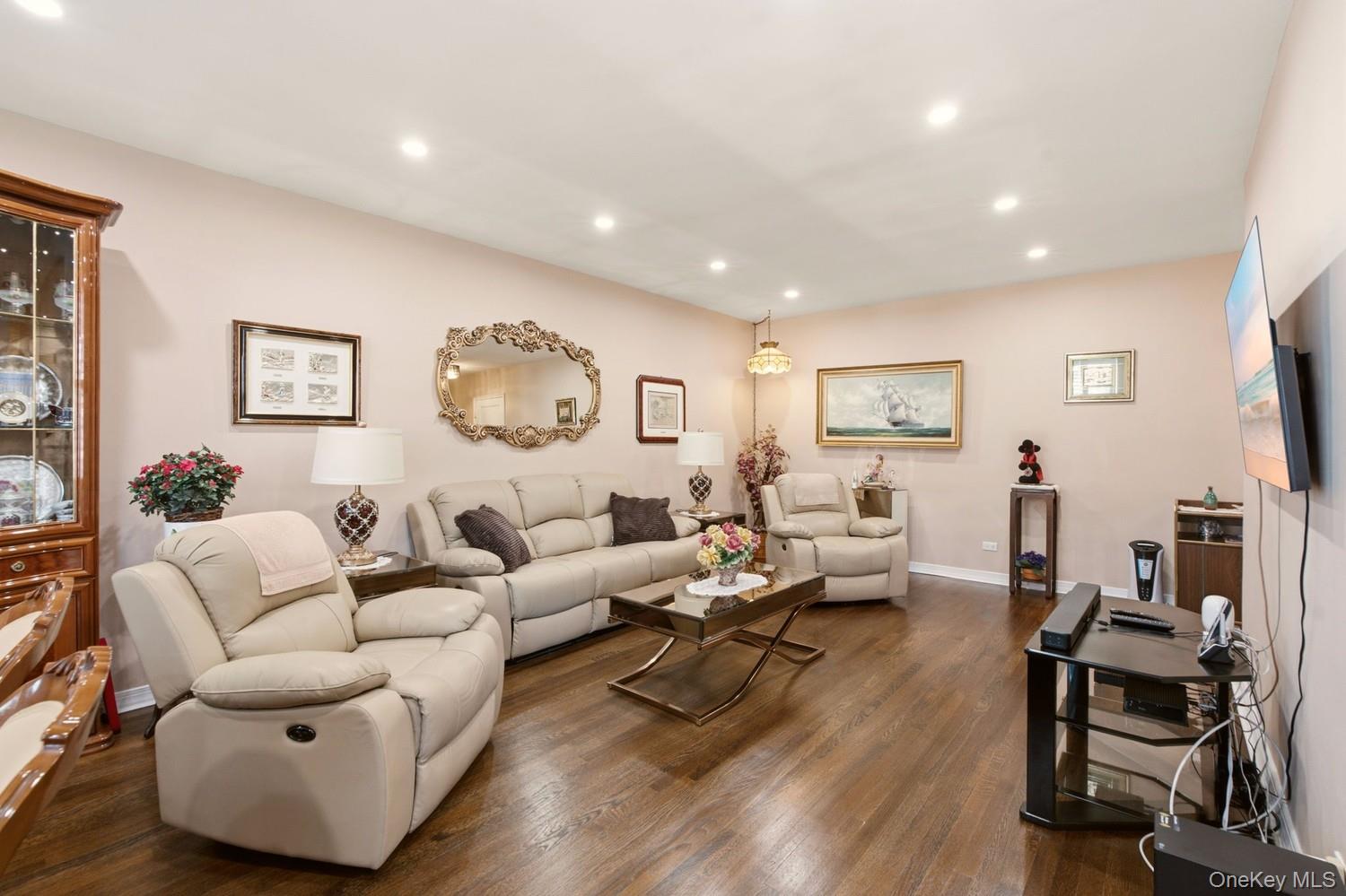 162-41 Powells Cove Boulevard, Unit 4S photo 8