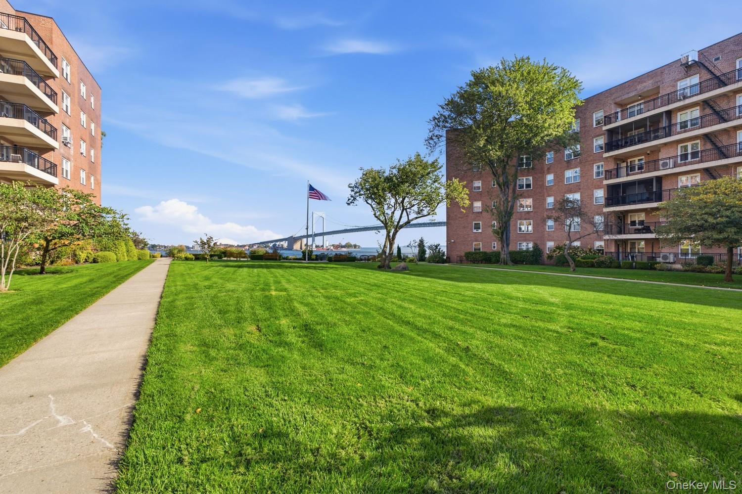 162-41 Powells Cove Boulevard, Unit 4S photo 19