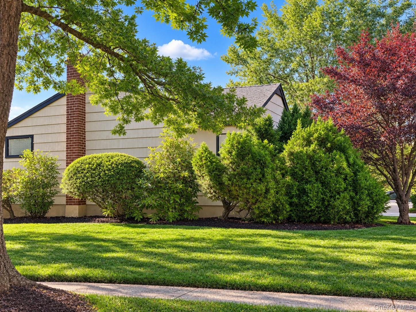 428 Leslie Lane – For Sale photo 2