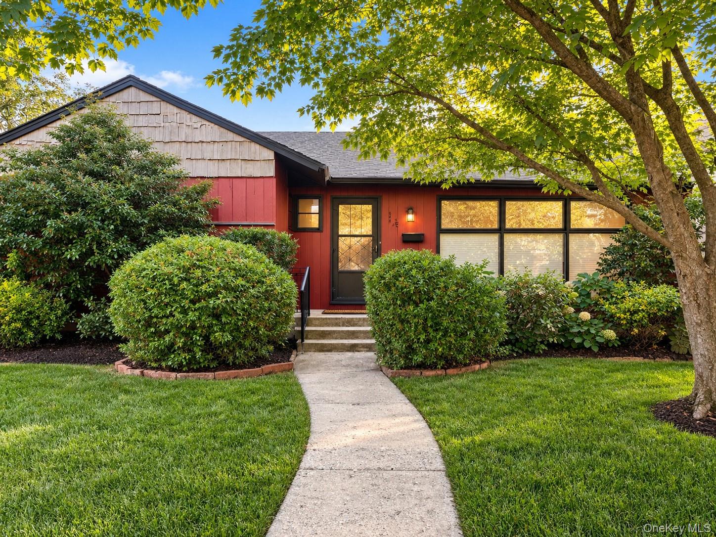 428 Leslie Lane – For Sale