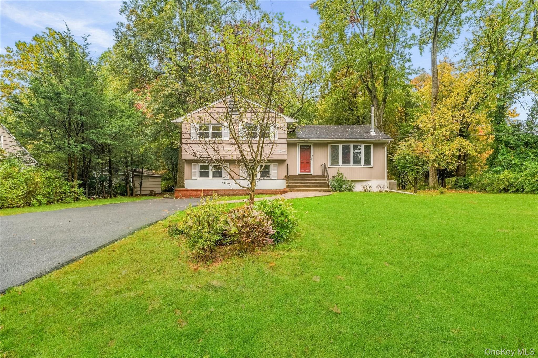 15 oak Road – For Sale photo 3