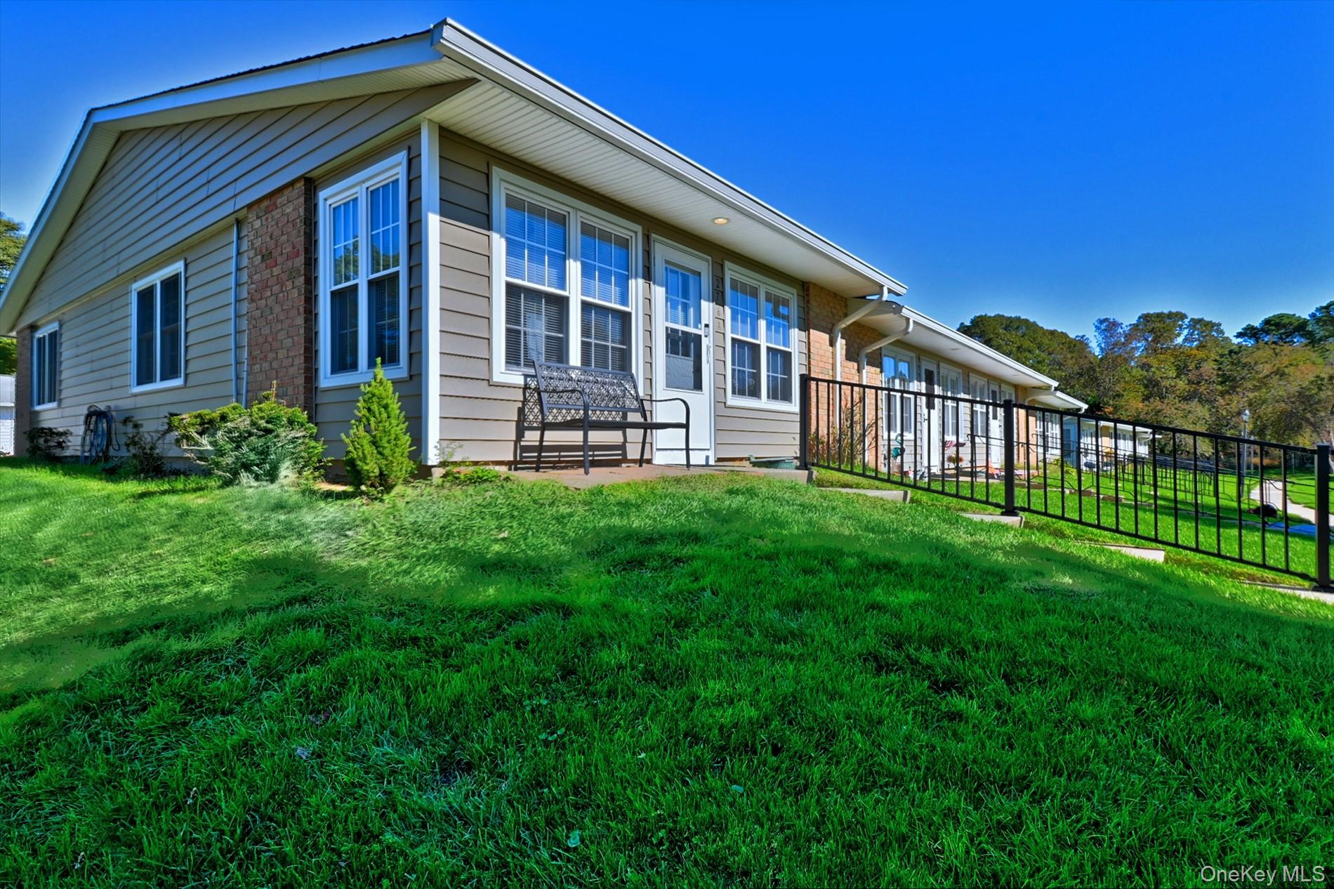 276 Berwick Court, Unit A photo 2