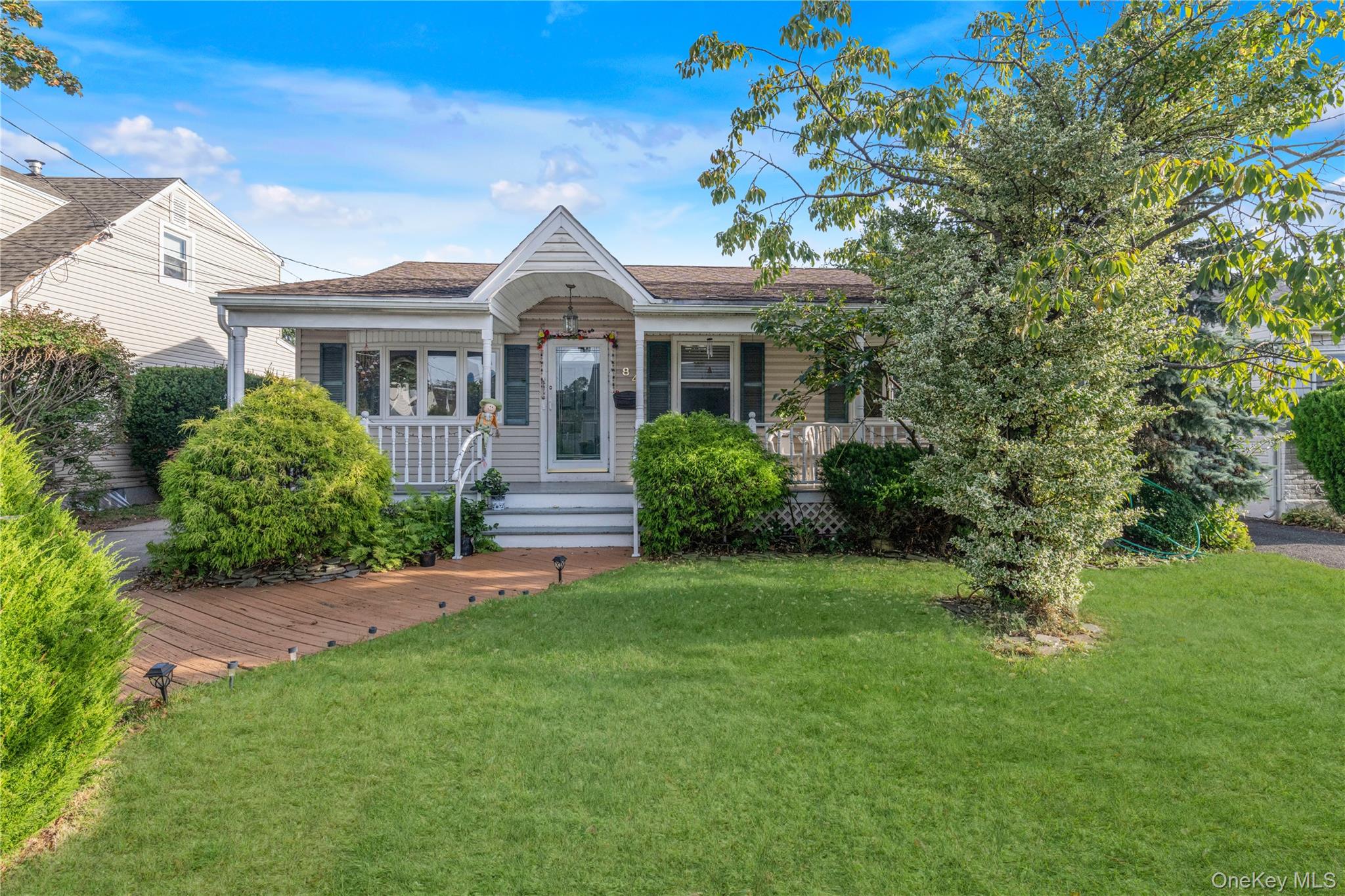 84 5th Street – For Sale