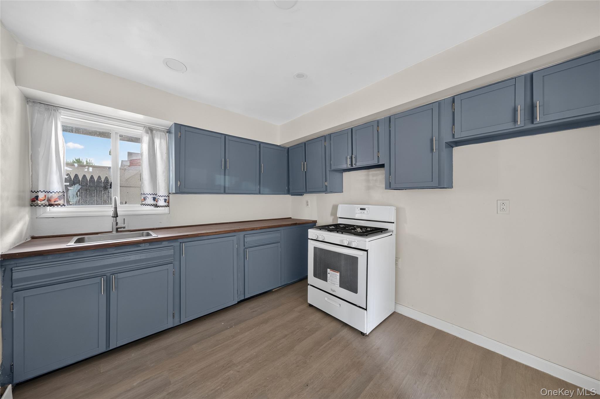 147- 53 Weller Lane – For Sale photo 23