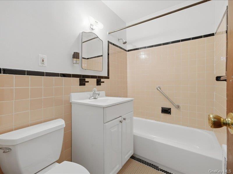 1058 E 211th Street – For Sale photo 12