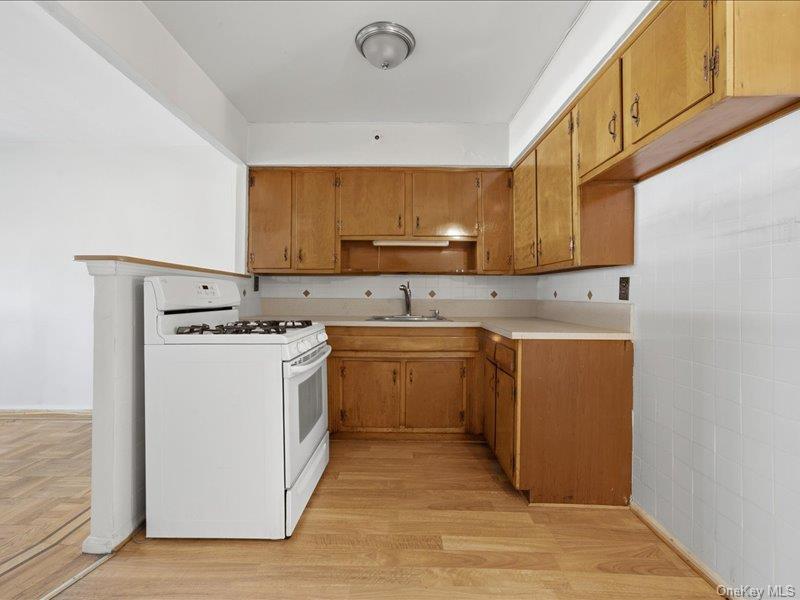 1058 E 211th Street – For Sale photo 16