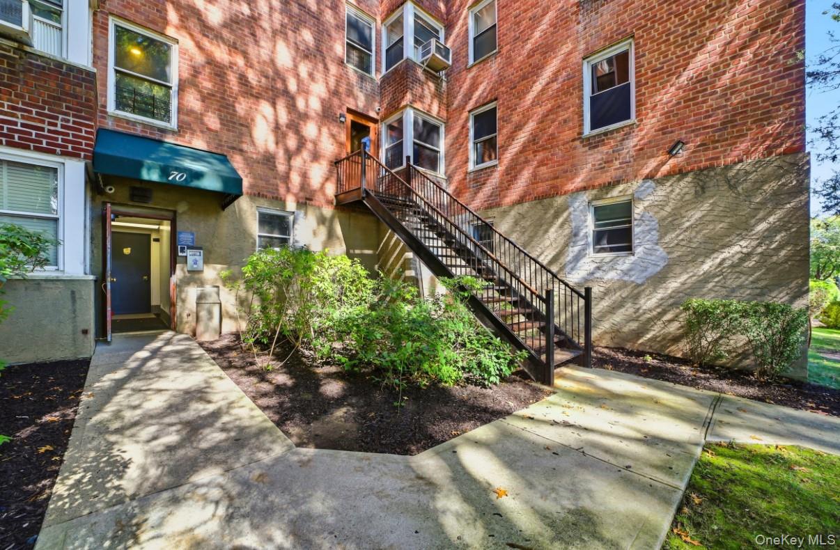 70 Locust Avenue, Unit 103B photo 22
