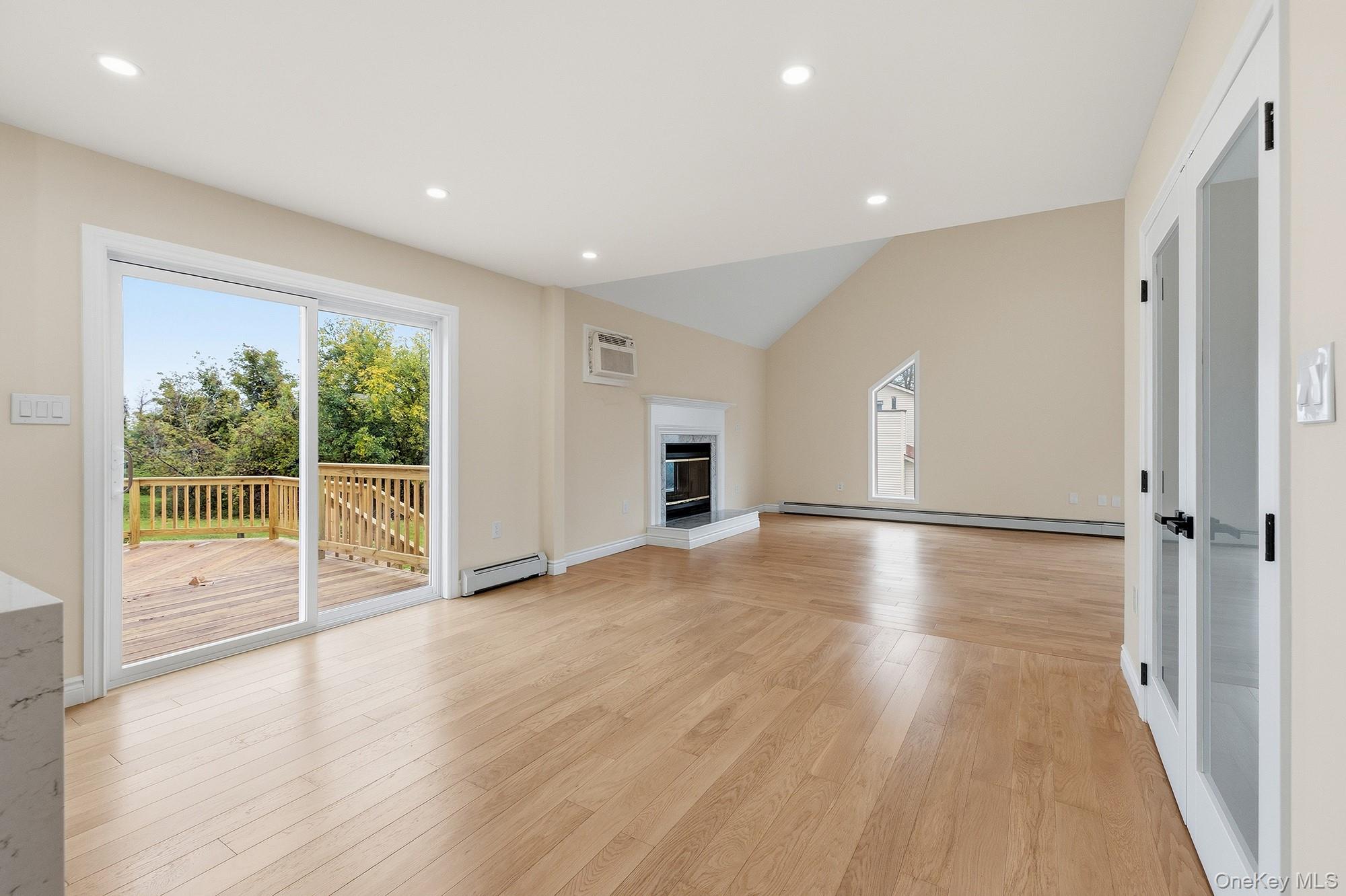 6 Rainbow Crest – For Sale photo 19