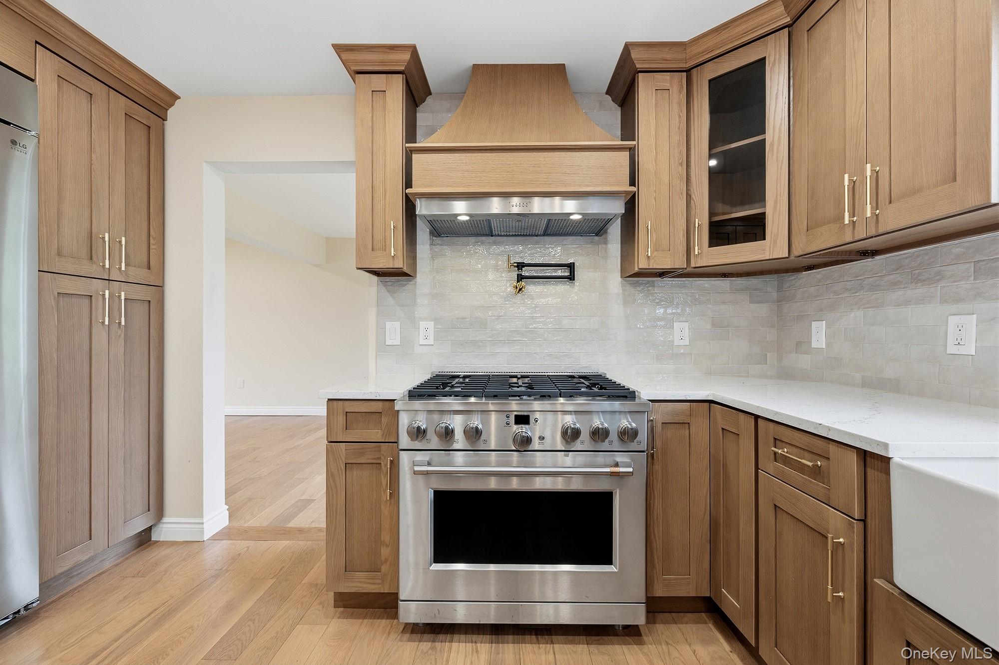 6 Rainbow Crest – For Sale photo 11