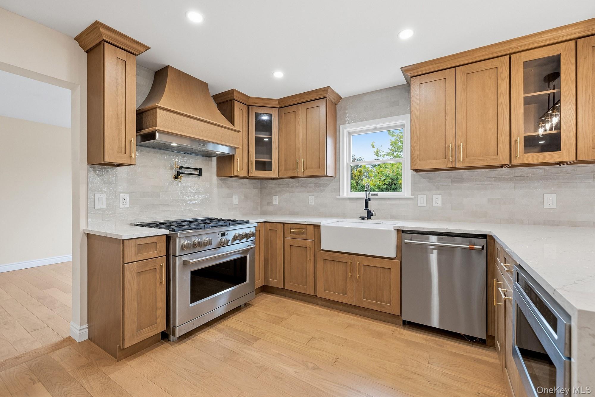 6 Rainbow Crest – For Sale photo 10