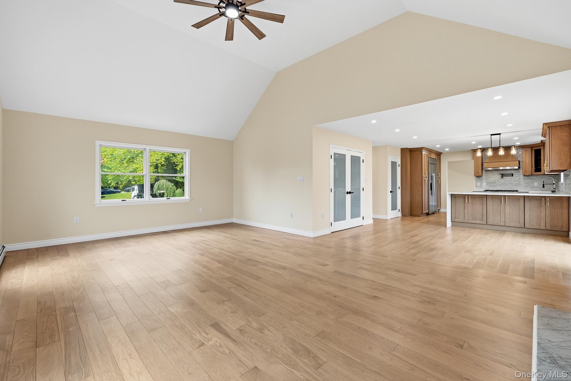 6 Rainbow Crest – For Sale photo 22