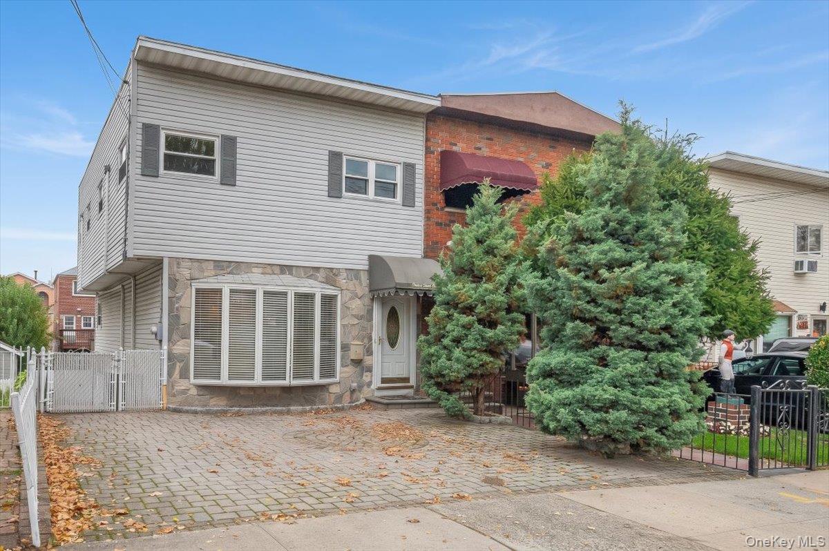 1481 Stadium Avenue – For Sale