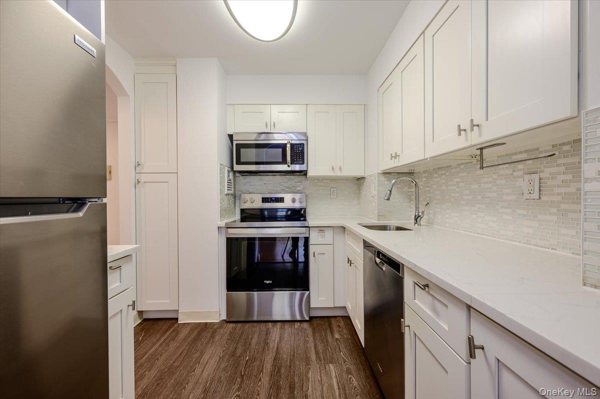 360 Shore Road, Unit 3B photo 10