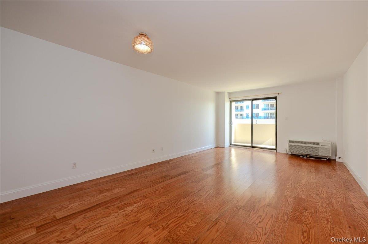 360 Shore Road, Unit 3B photo 7