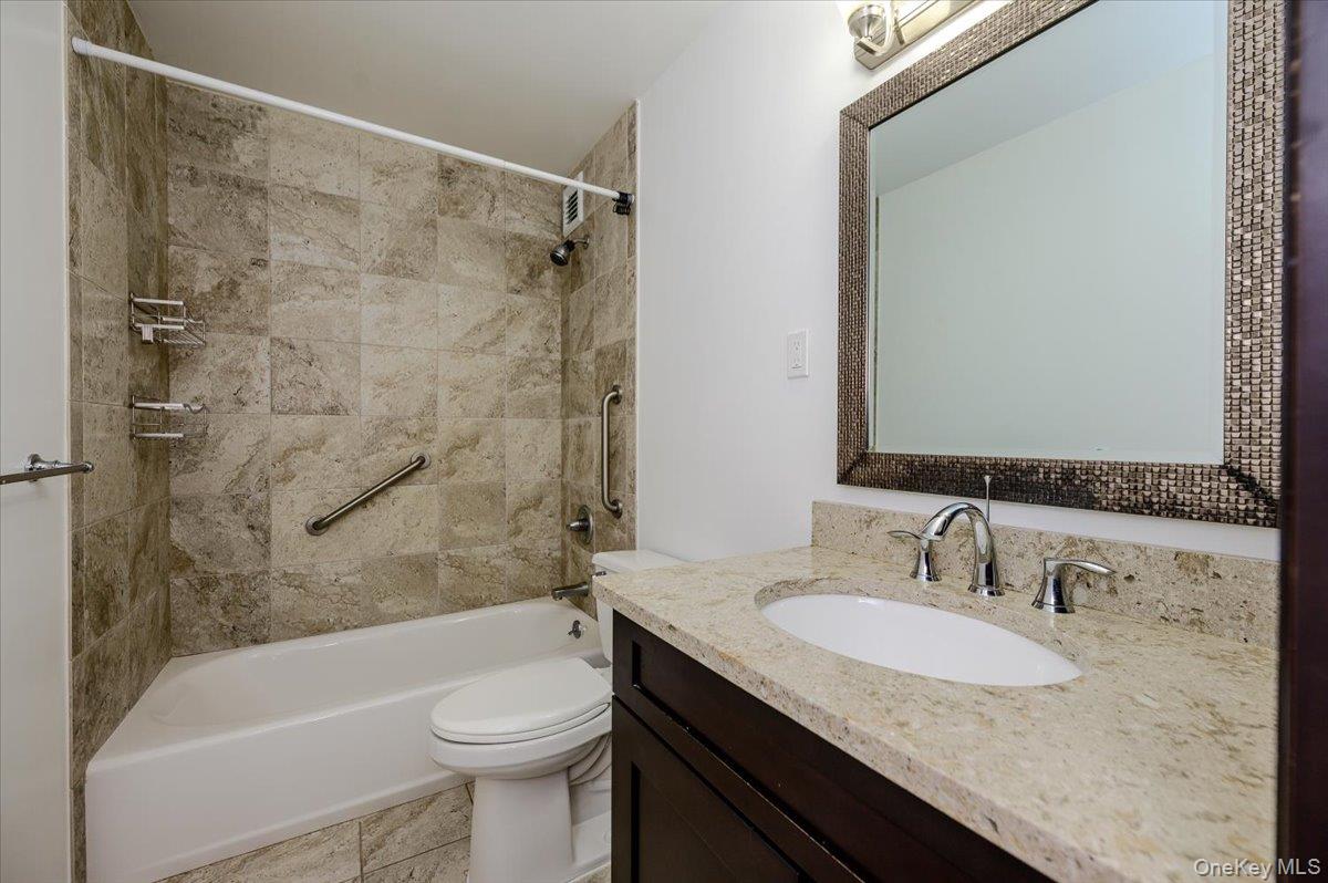 360 Shore Road, Unit 3B photo 15