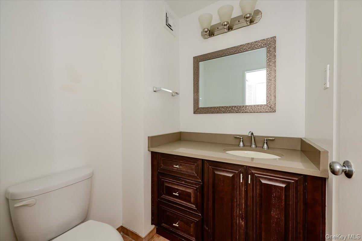 360 Shore Road, Unit 3B photo 17