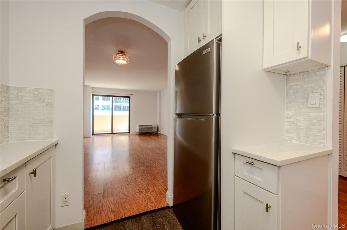 360 Shore Road, Unit 3B photo 12