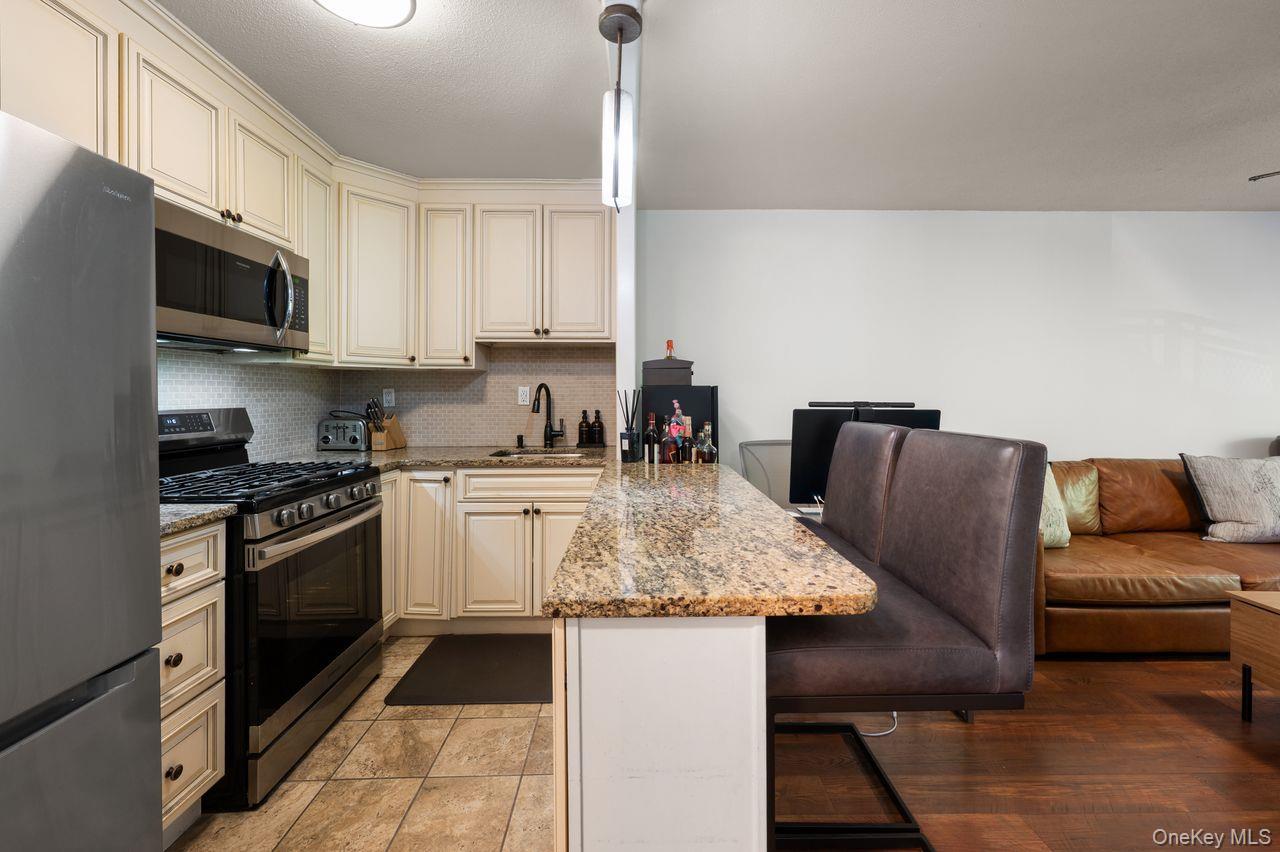 155 Ferris Avenue, Unit 4 E photo 7