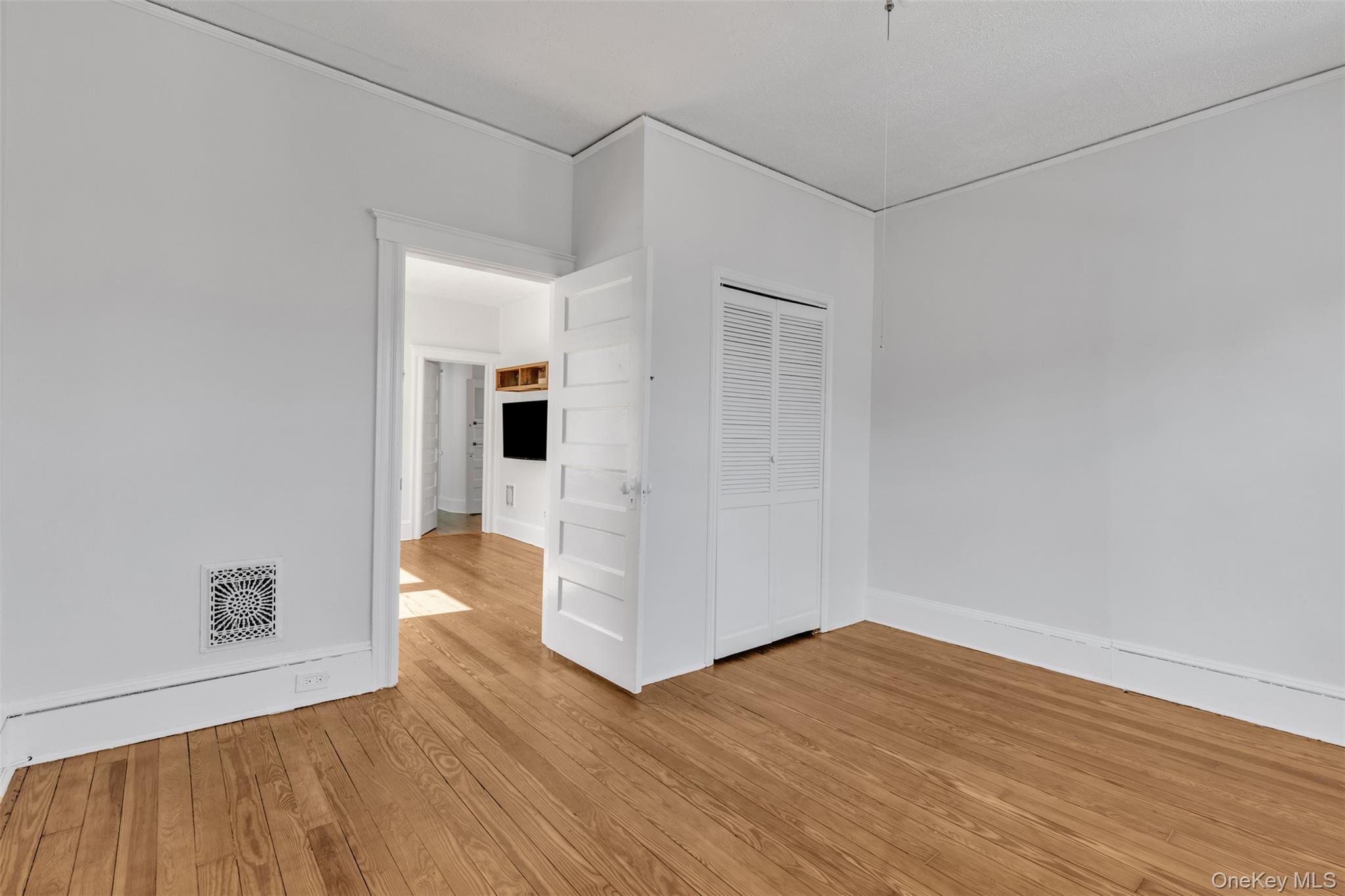 28 W Elizabeth Street, Unit 2 photo 7