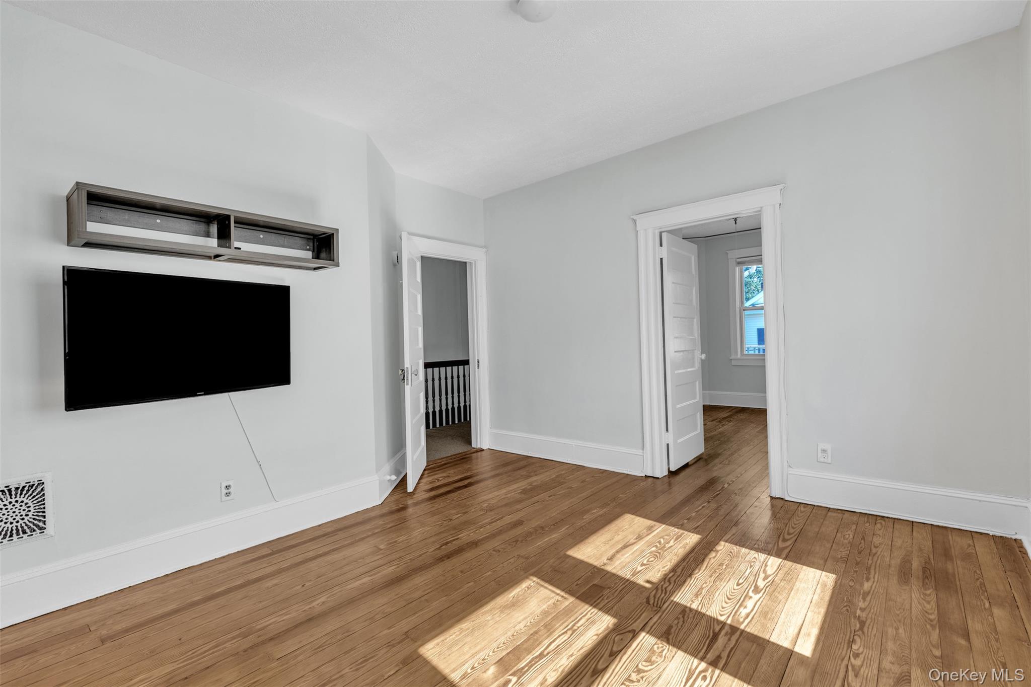 28 W Elizabeth Street, Unit 2 photo 8