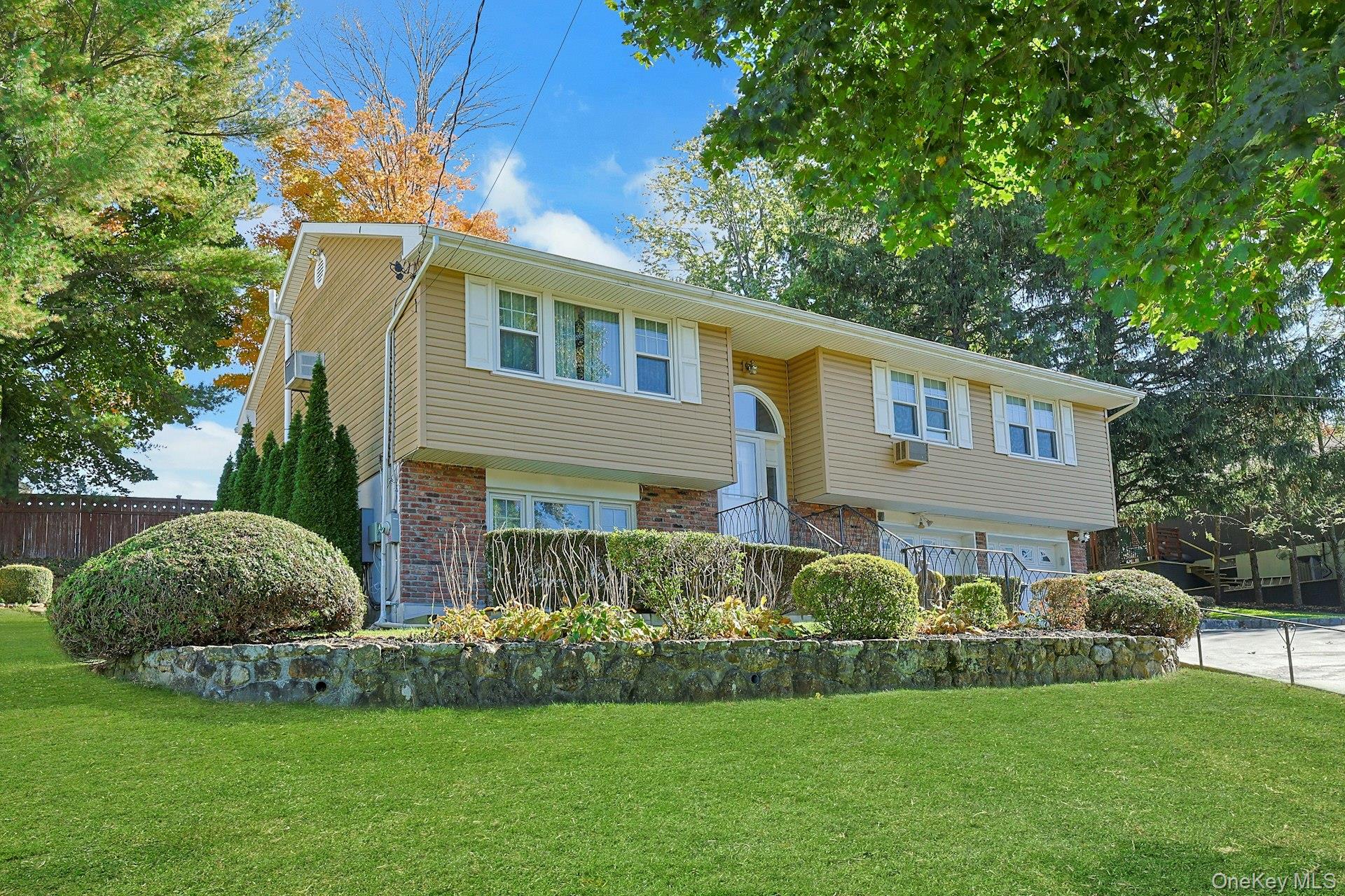 43 Bainbridge Avenue – For Sale photo 3