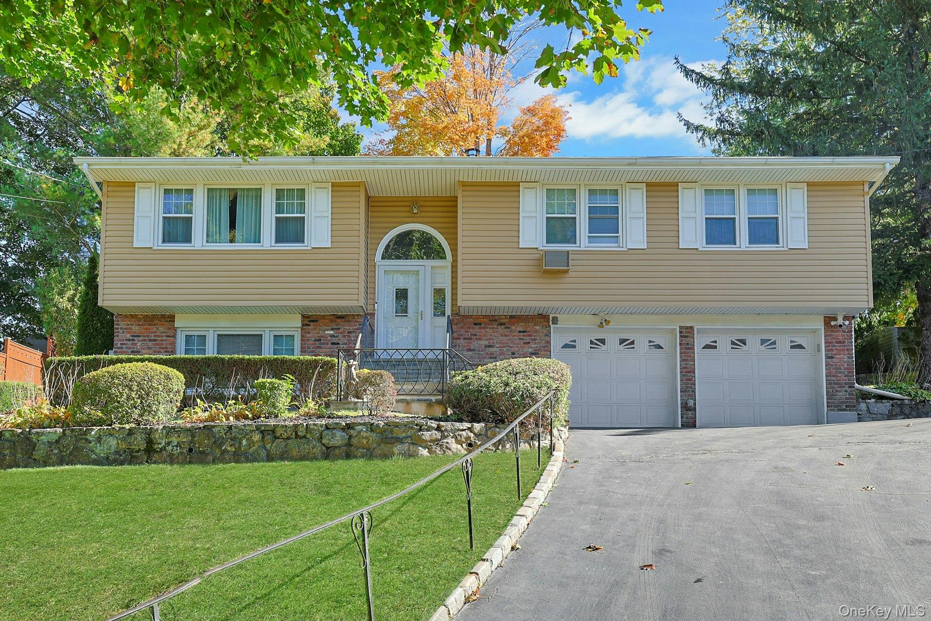 43 Bainbridge Avenue – For Sale