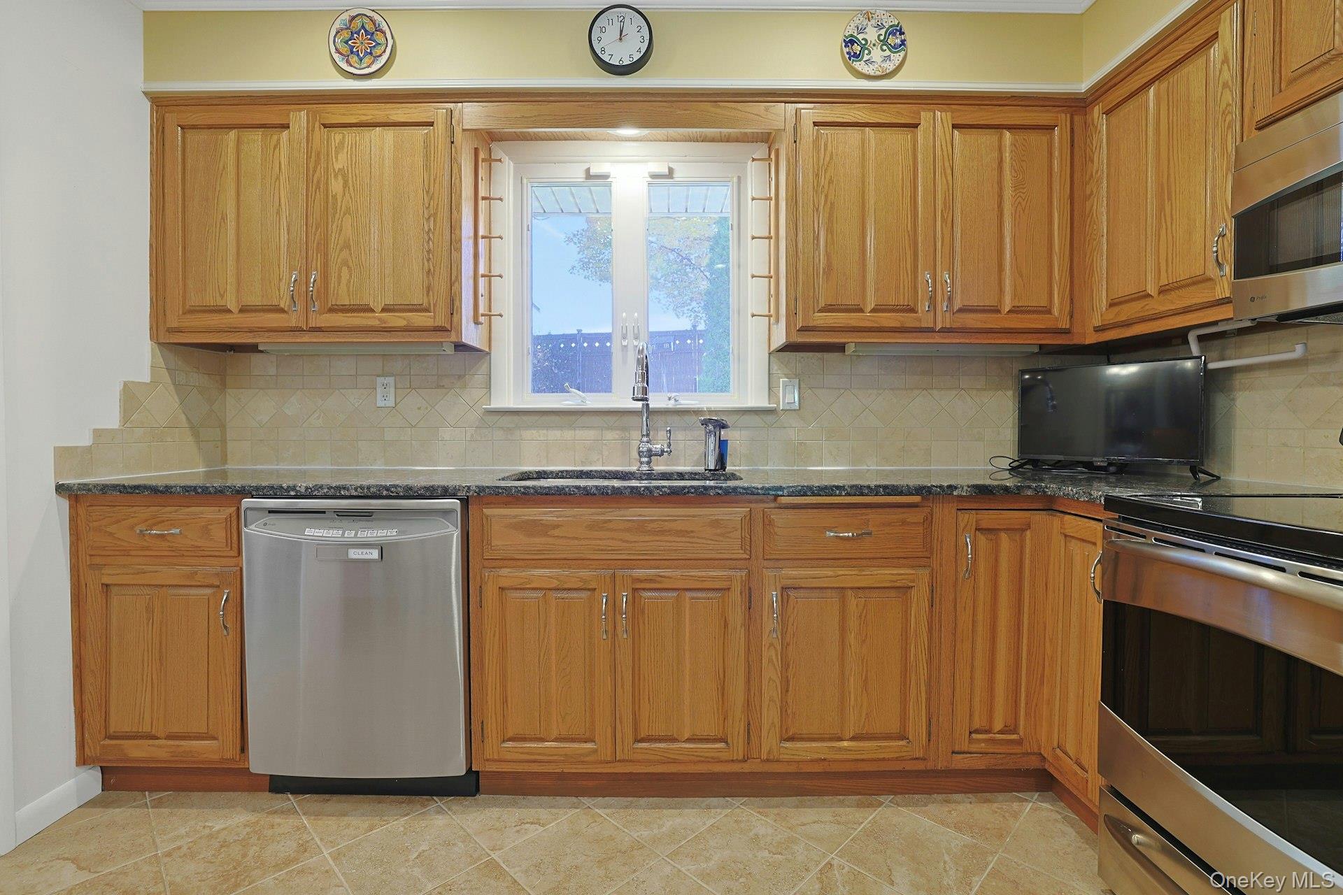 43 Bainbridge Avenue – For Sale photo 12