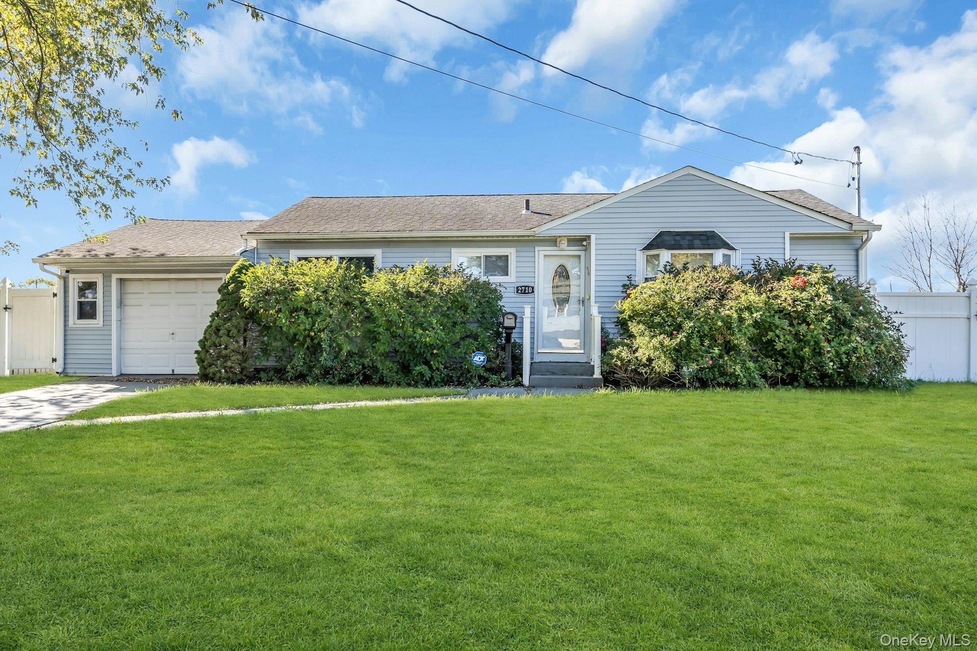 2710 Heather Avenue – For Sale photo 2