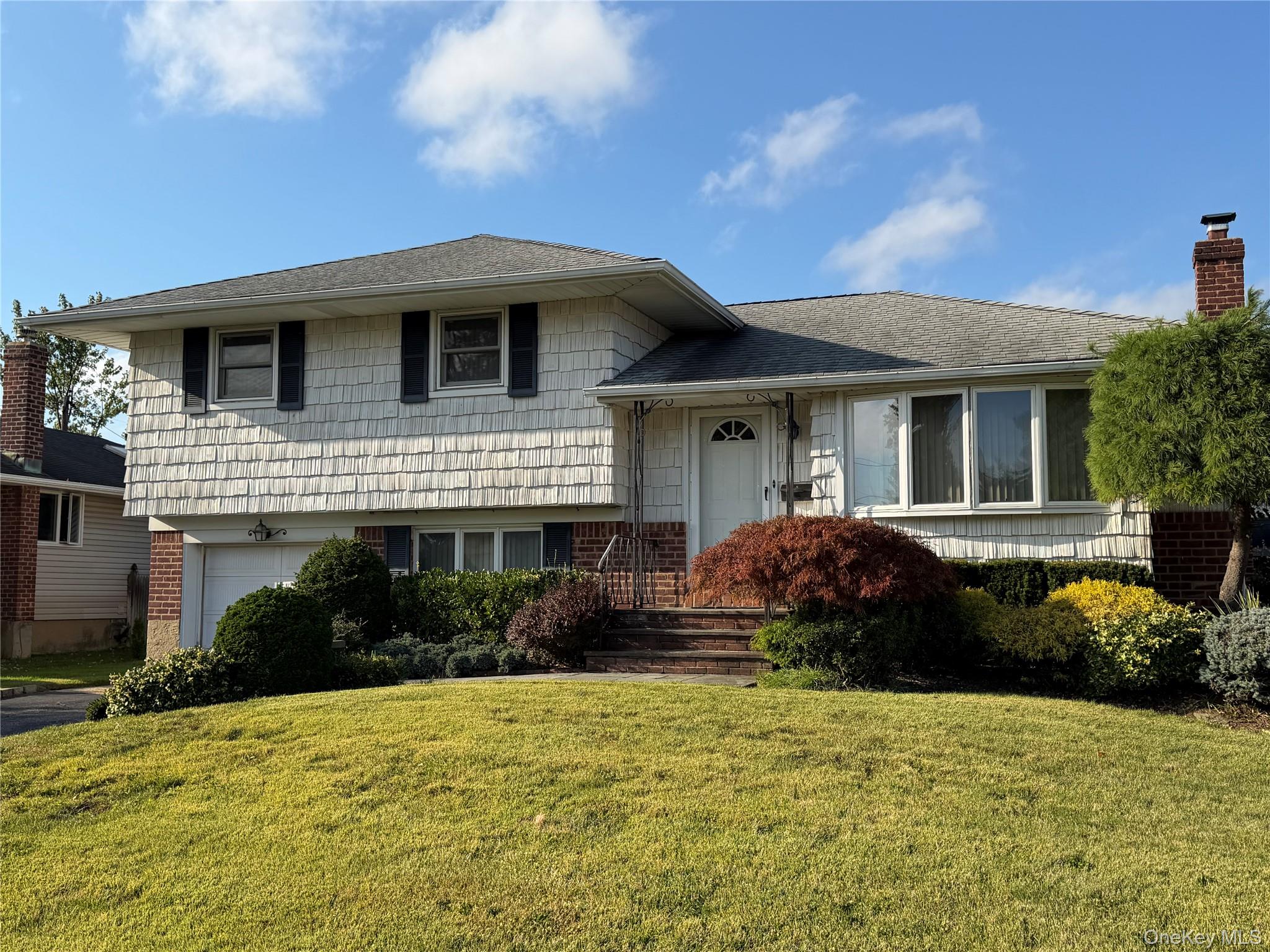 5 Lane Avenue – For Sale