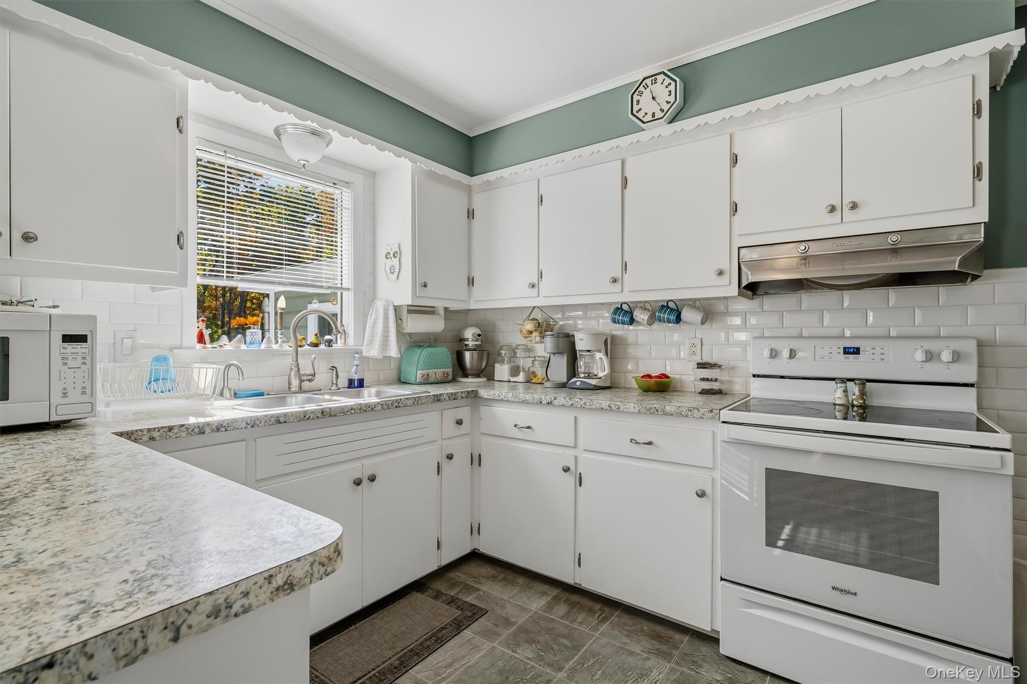 245 Mountain Road – For Sale photo 3