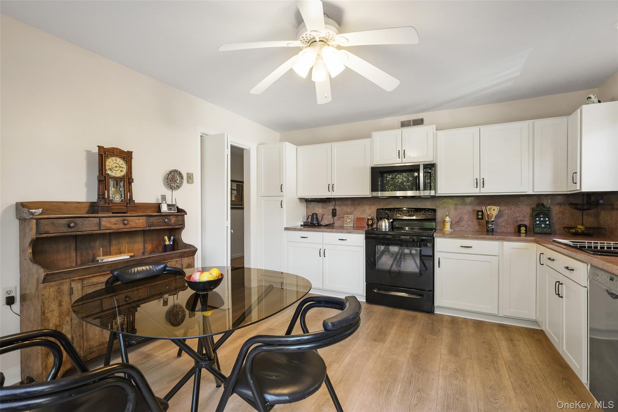363 Heritage Hills Drive, Unit A photo 8