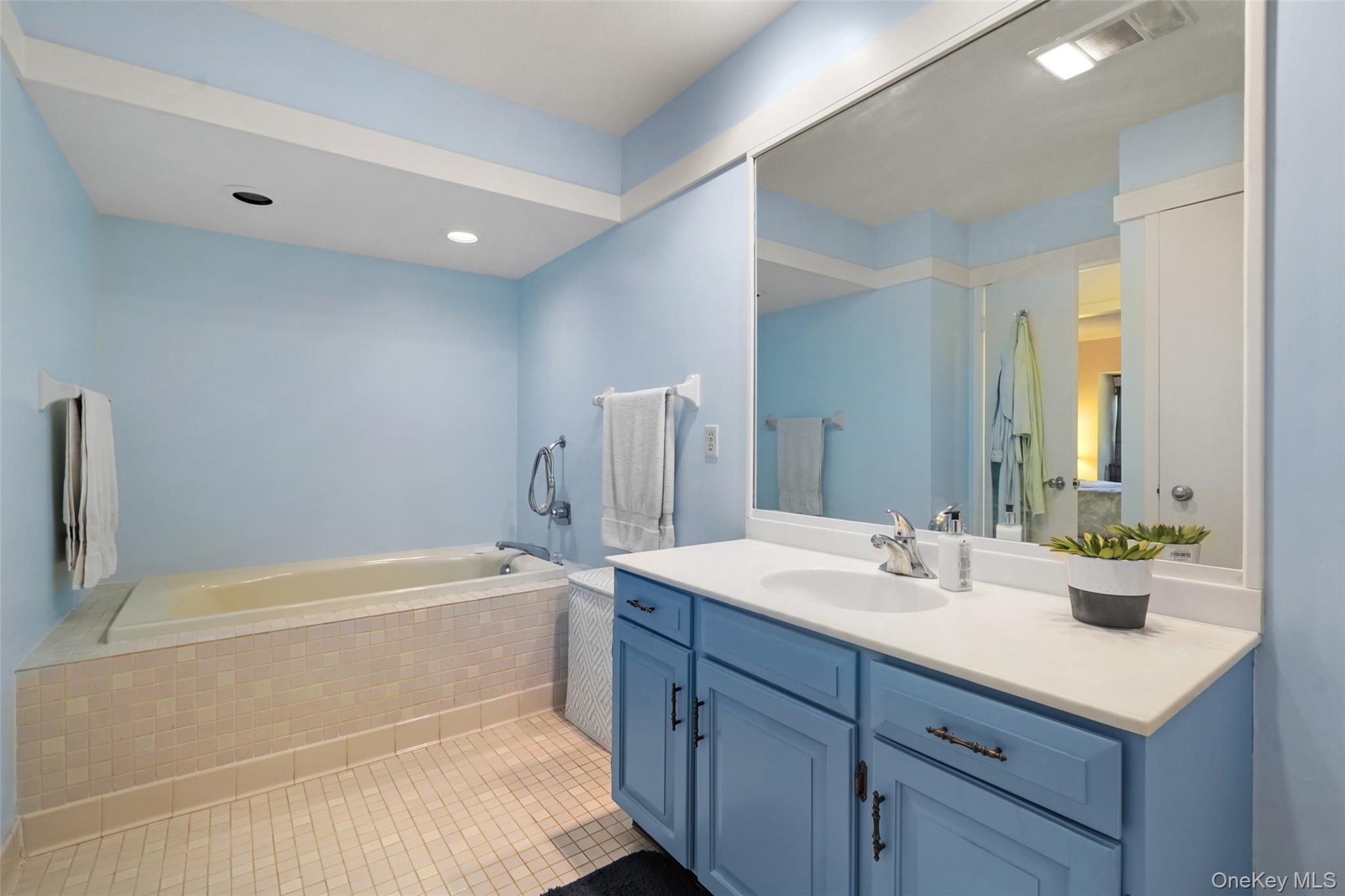 363 Heritage Hills Drive, Unit A photo 13