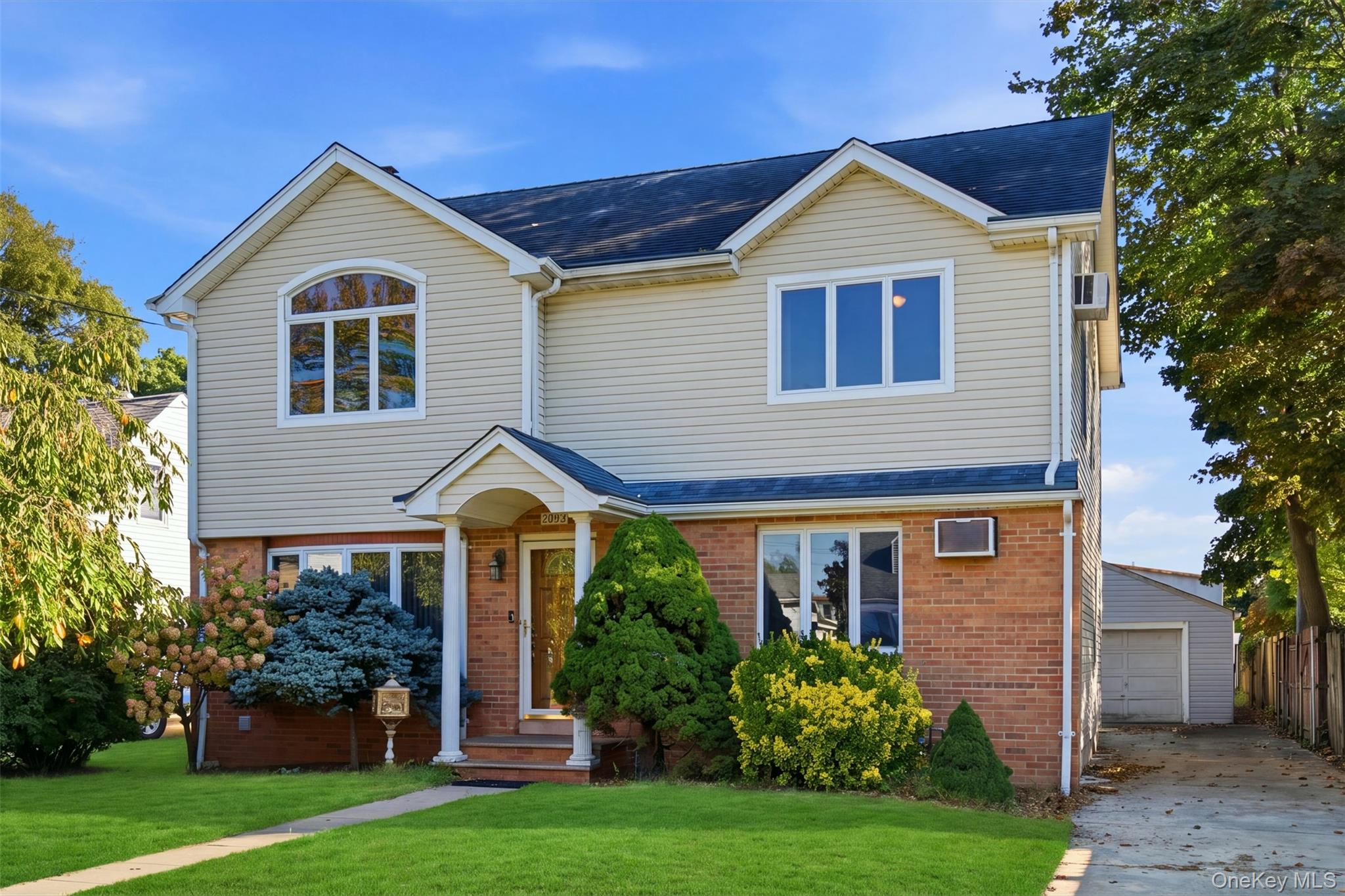 2093 Bergen Street – For Sale