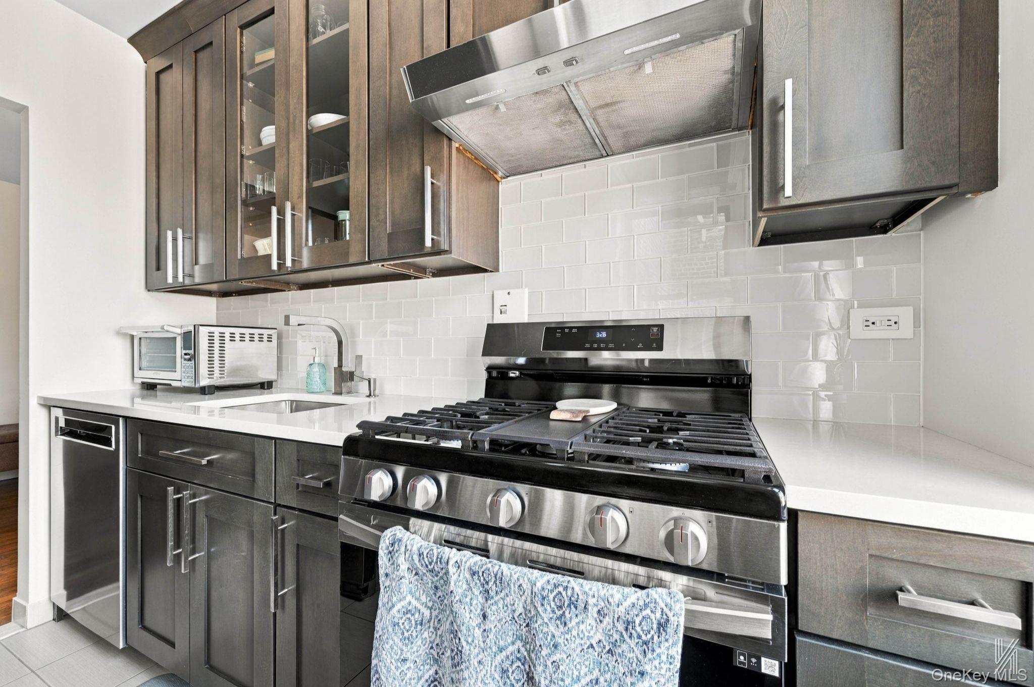 88-09 Northern Boulevard, Unit 506 photo 15