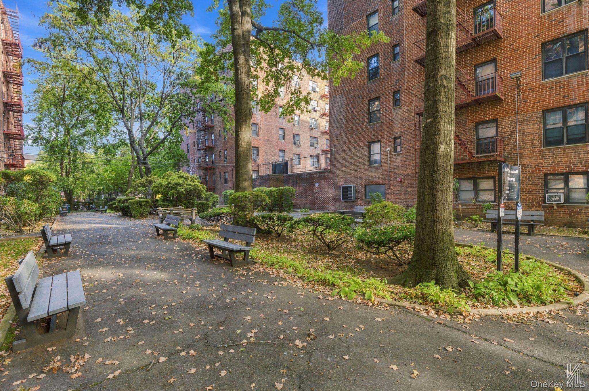 88-09 Northern Boulevard, Unit 506 photo 25